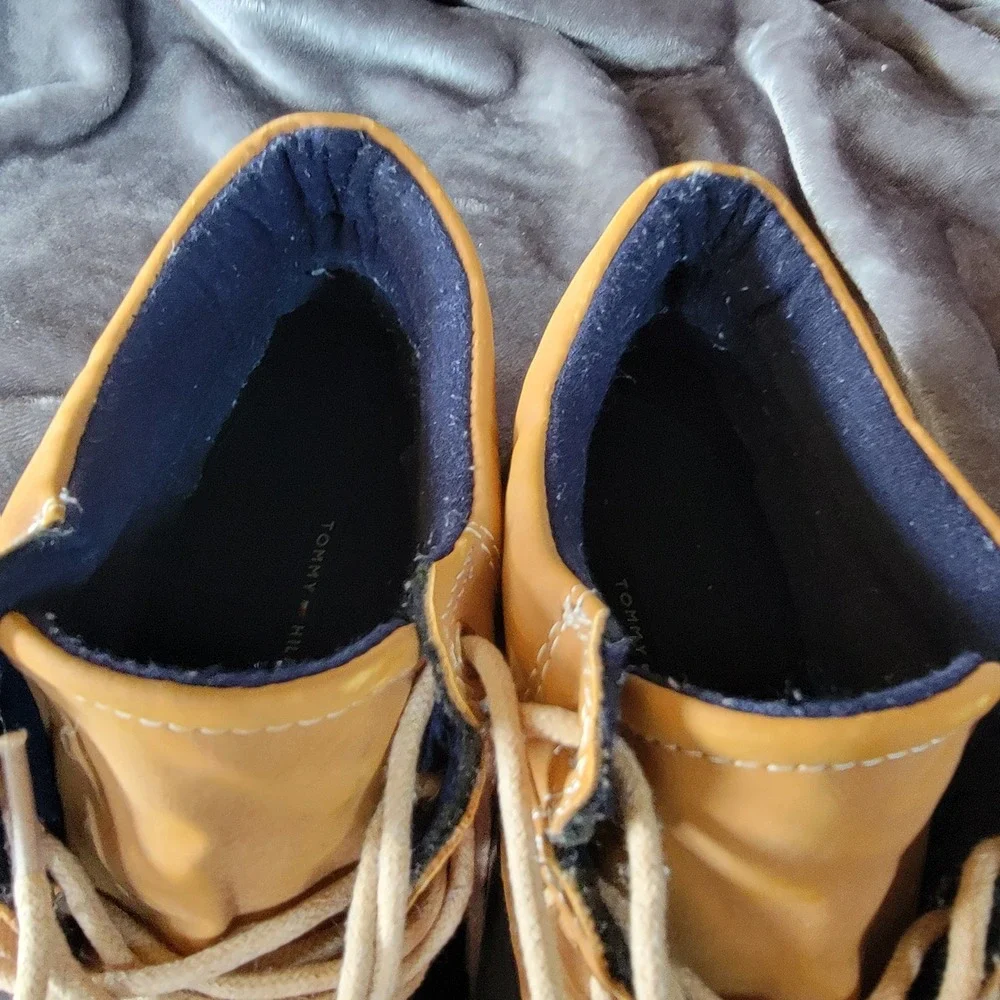 Tommy Hilfiger Duck Boots Womens 8 Brown Good Lace Up Rain Boots TWHEAT-M